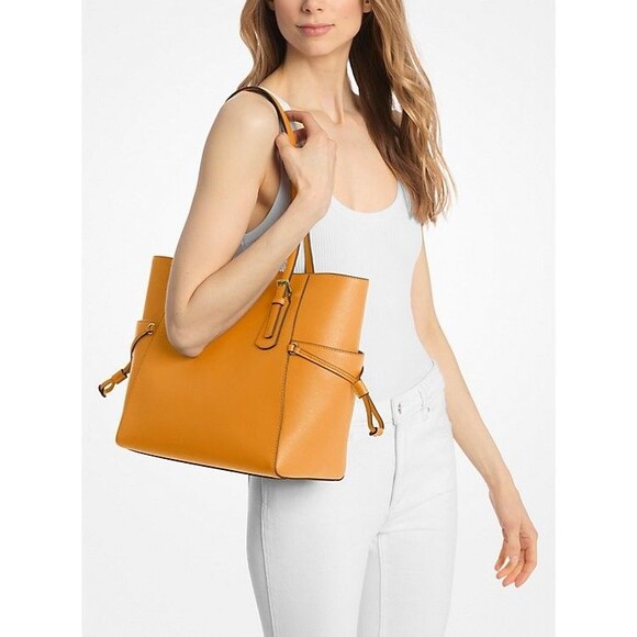 New Michael Kors Voyager Large Saffiano Leather Tote Pop Orange - Picture 2 of 2